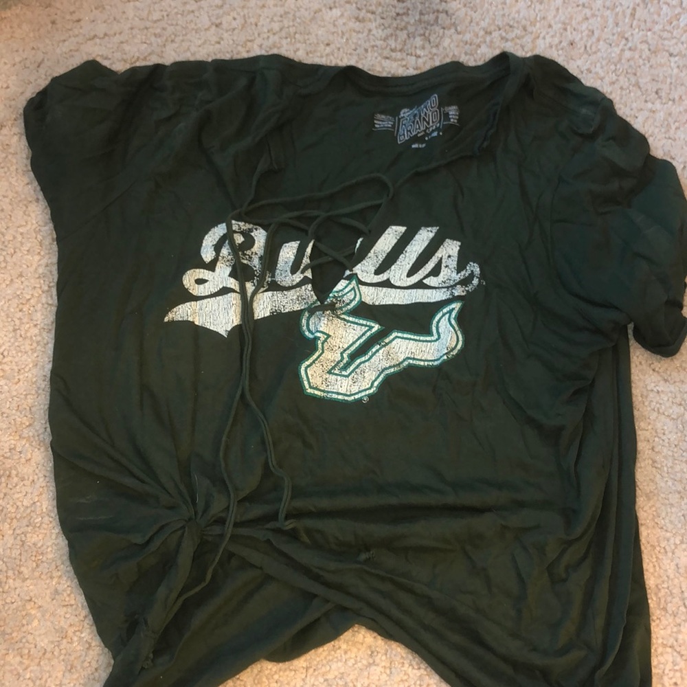 USF BULLS SHIRT ( University of South Florida)